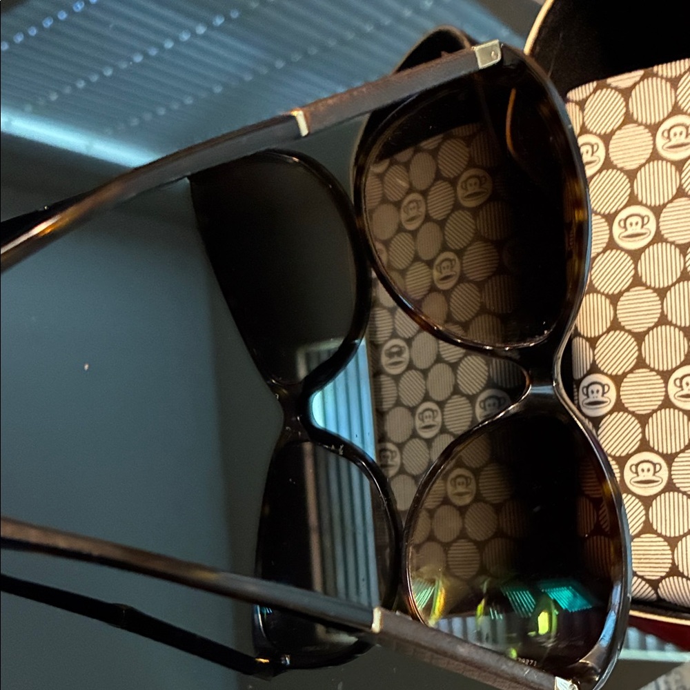 CHANEL Black Sunglasses with Gold CC Accents - Picture 4 of 11